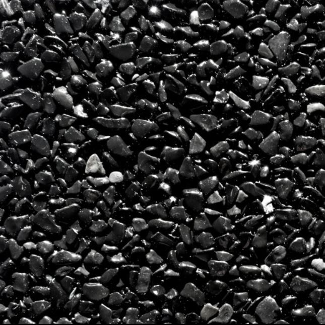 Marmorkiesel in der Farbe schwarz. In Verbindung mit 1-K Bindemittel als dekorativer Spachtelbelag.